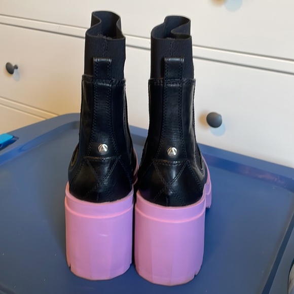 Aldo “Bigmood” black and purple leather Chelsea boots. Size 10 - Picture 3 of 4